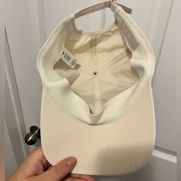 NWOT Lululemon Women's Baller Hat with Patch - Picture 5 of 6